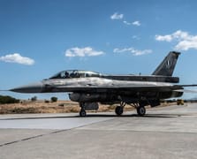 Yunan Hava Kuvvetleri 42. F-16 Viper’ını teslim aldı