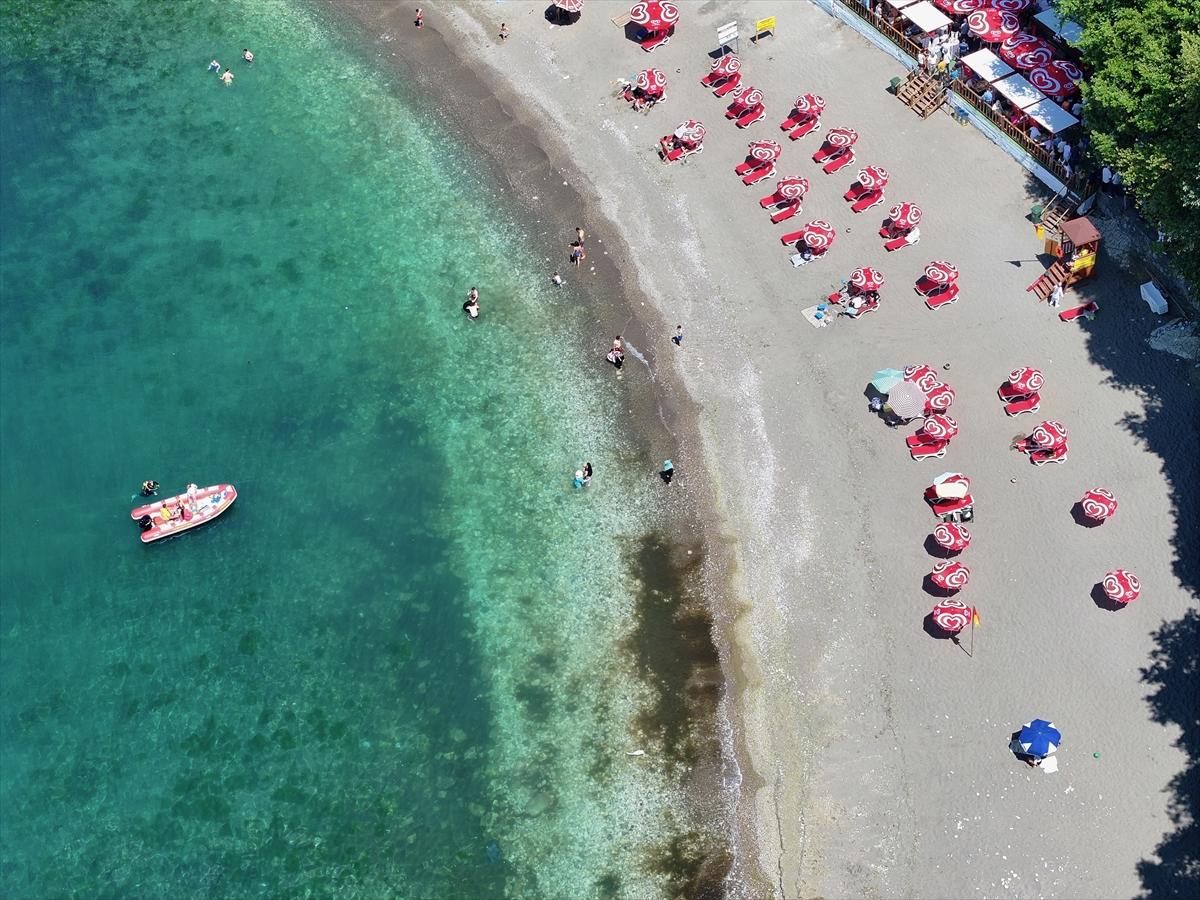 Düzce'nin turizm kenti Akçakoca'ya "mavi bayrak" tekrar kazandırıldı