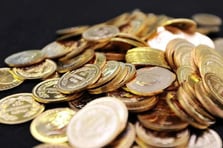 Dev bankadan çarpıcı altın tahmini: 1 yıl içinde bu rakamıı görebilir