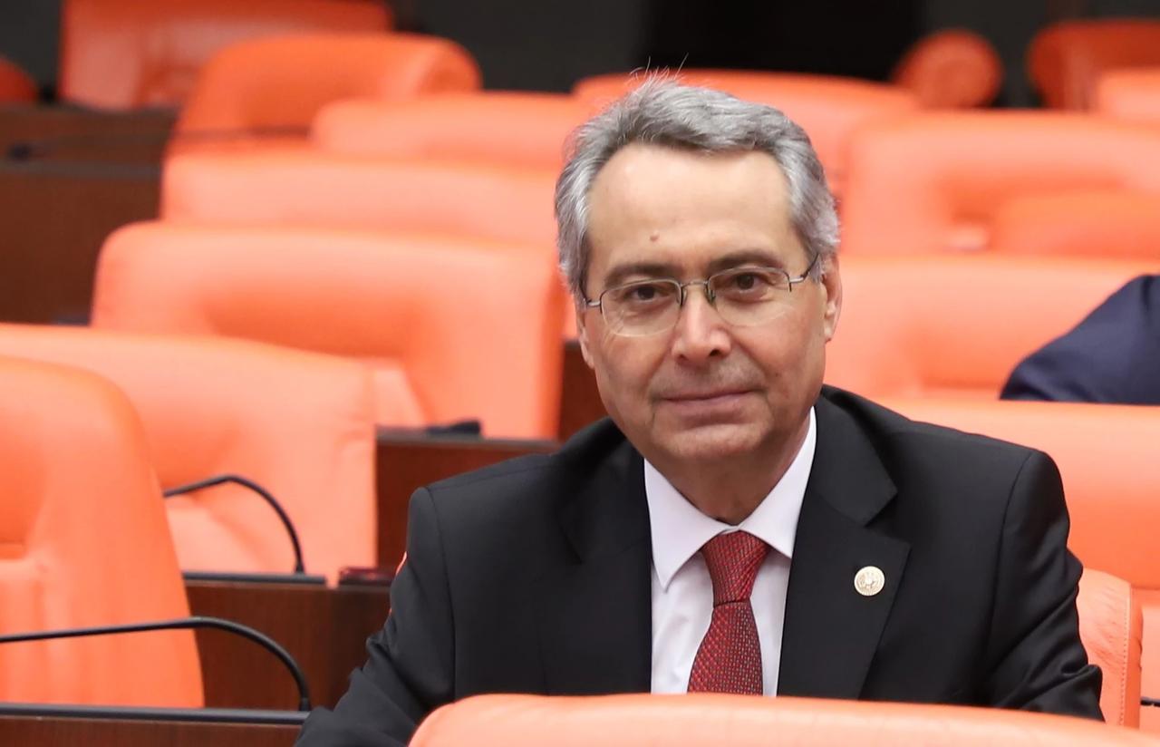 Emekli Antalya Cumhuriyet Savcısı Rafet Zeybek