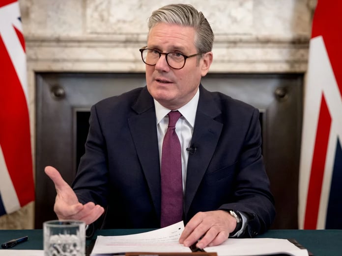 İngiltere’den 16 yaş altına sosyal medya yasağı hazırlığı