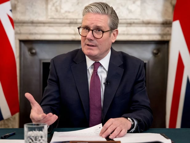 İngiltere’den 16 yaş altına sosyal medya yasağı hazırlığı