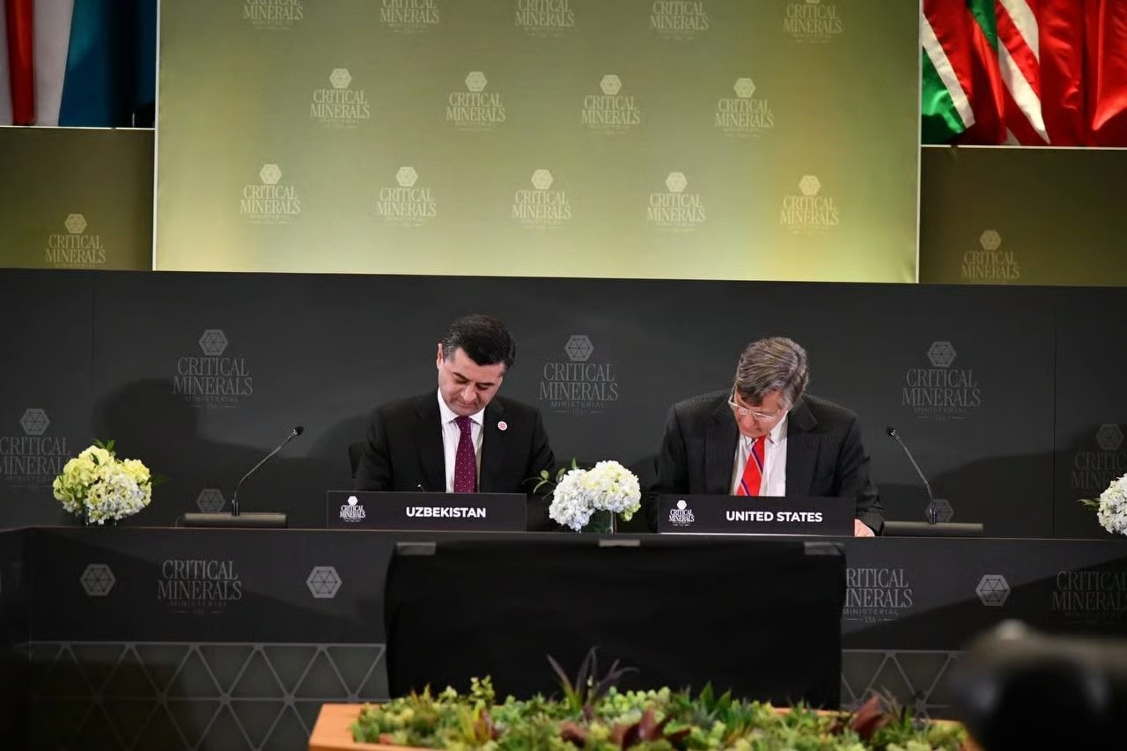 Özbekistan ve ABD kritik minareller için anlaşma imzaladı