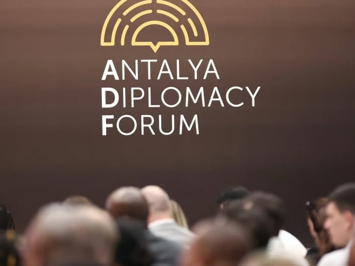 Diplomasinin kalbi Antalya'da atıyor