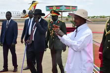 Güney Sudan ve Uganda orduları sınırda çatıştı