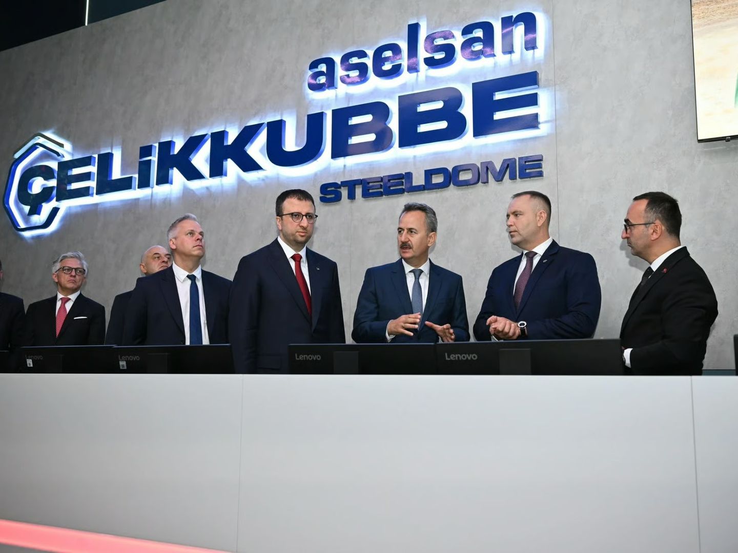 Polonya Cumhurbaşkanı Nawrocki ASELSAN’ın teknolojilerini inceledi