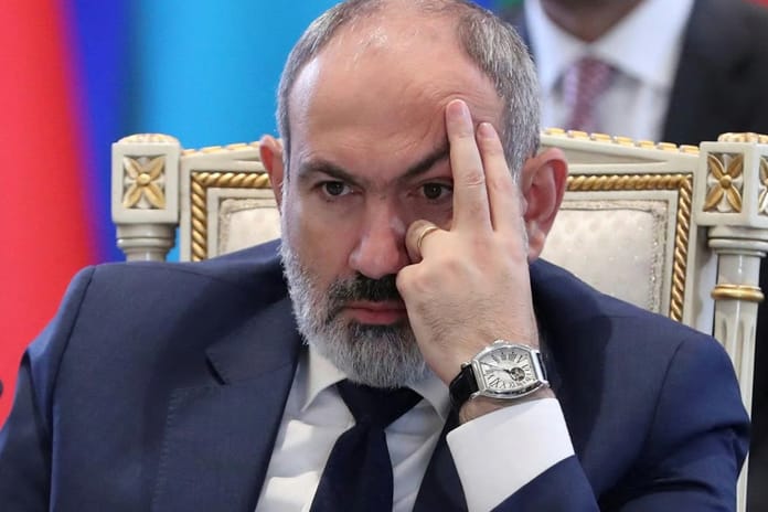 Ermenistan'da Başpsikopos darbe girişimiyle suçlanıyor