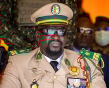 Gine’de kritik dönemeç: Darbe lideri Doumbouya sivil başkanlık için yarışıyor