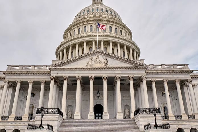 ABD'de Demokratlar ve Cumhuriyetçiler hükümetin açılması için anlaştı
