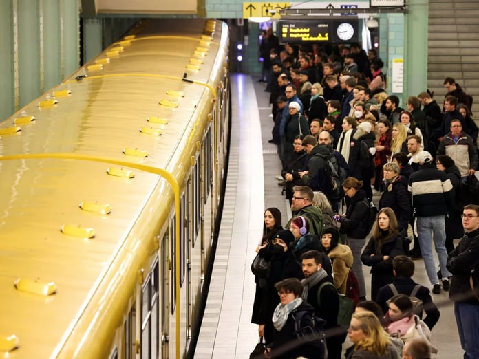 Almanya’da ulaşım felç olacak: Toplu taşımada 2 günlük dev grev kararı
