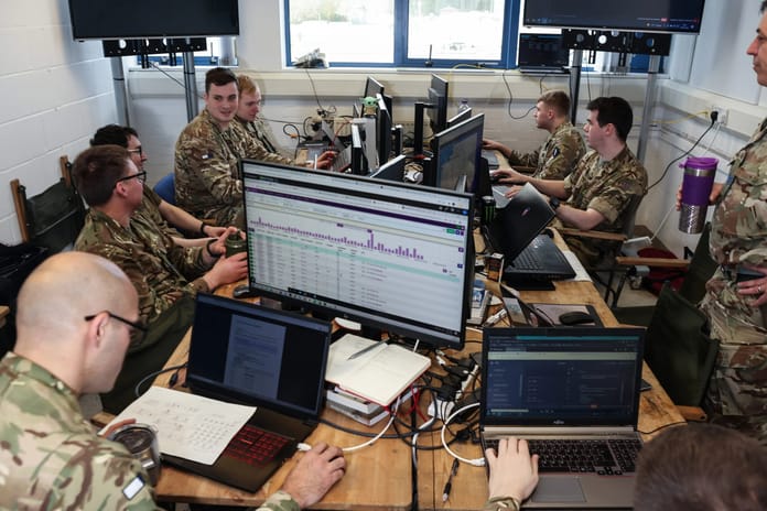 İngiltere, Putin'e karşı siber saldırı ordusu kuruyor