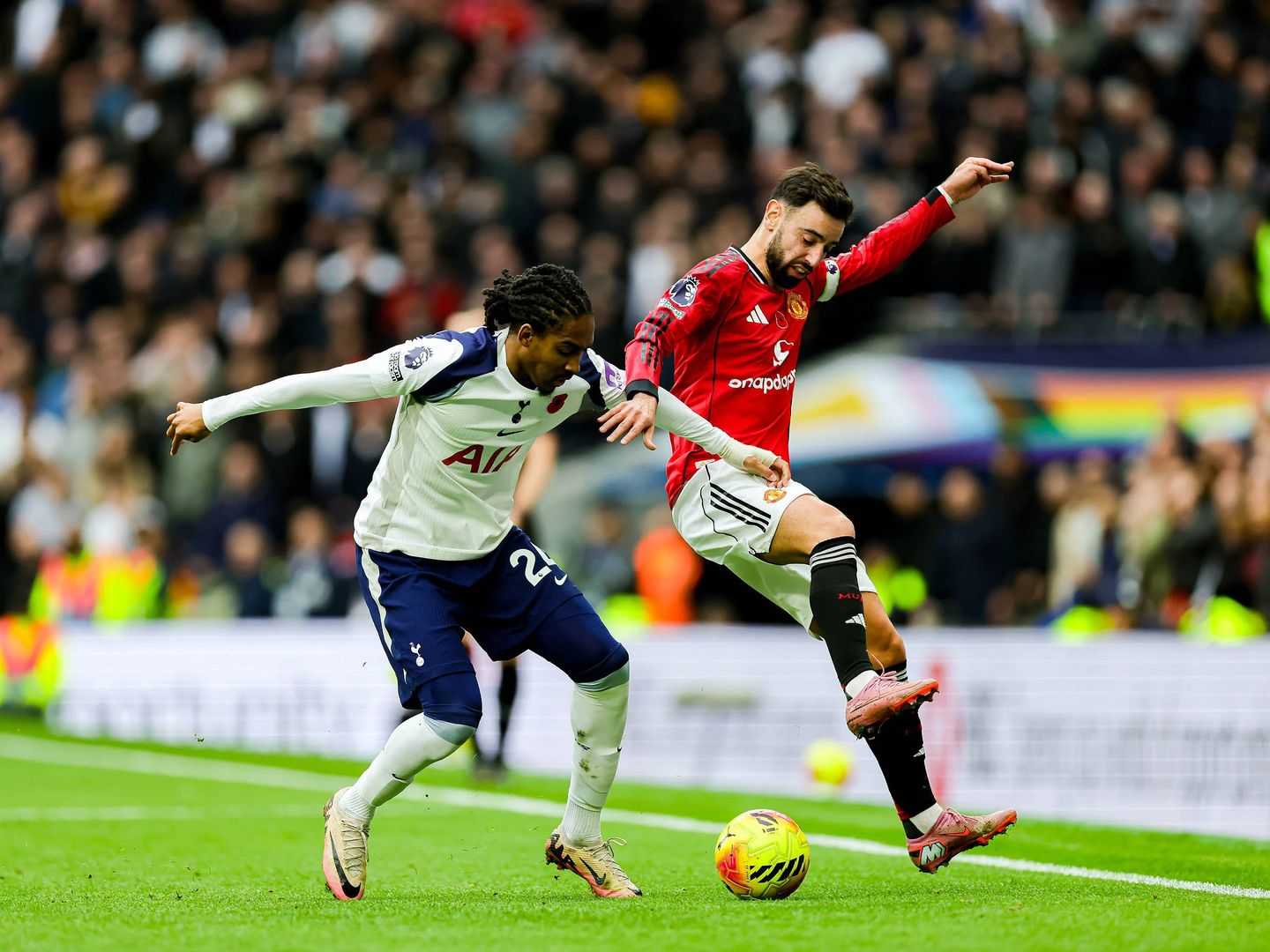Premier Lig'de son saniye golüyle eşitlik: Tottenham galibiyeti 5 dakikada kaybetti
