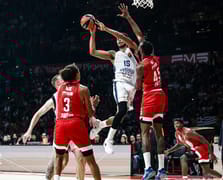 Anadolu Efes, Olympiakos deplasmanından galip çıktı