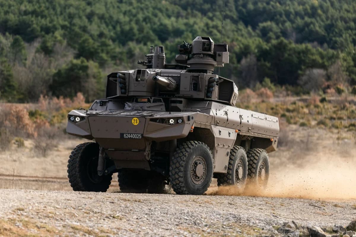 Fransa, 21 Akeron MP’li Jaguar teslim aldı