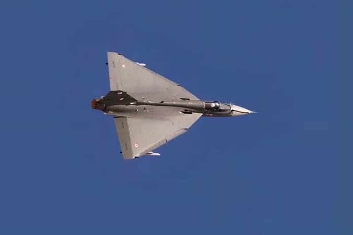 IAF, Tejas filosunun uçuşlarını durdurma iddialarını reddetti