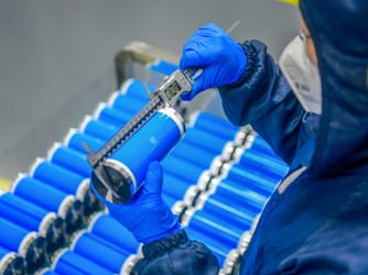 US Startups Turn to Salt to Break China Battery Monopoly