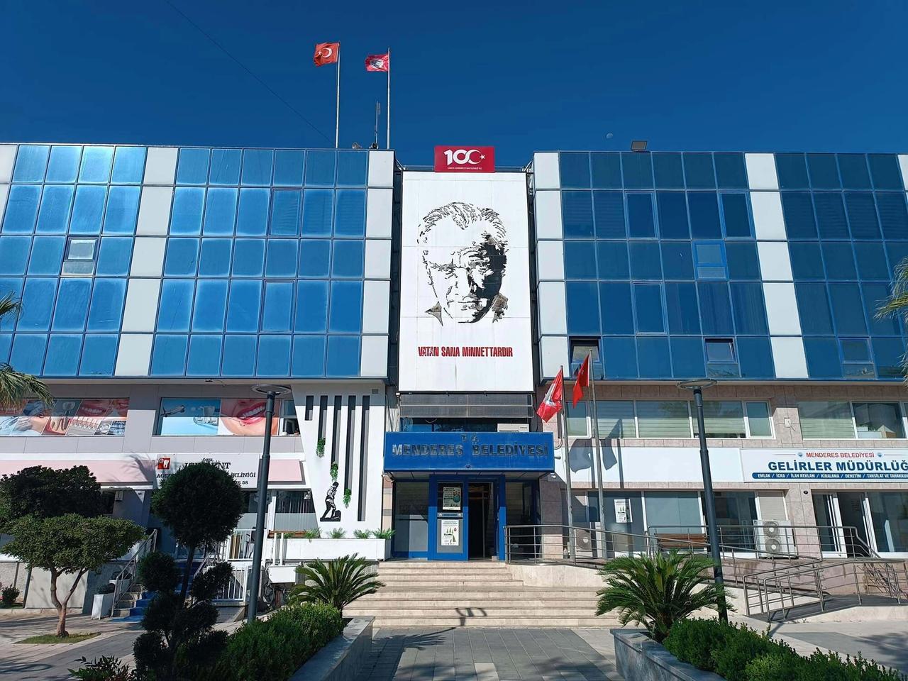 Menderes Belediyesi'nde rüşvet soruşturması! 7 şüpheli tutuklandı