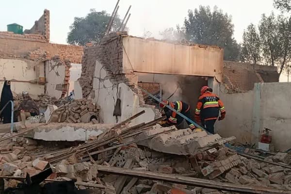 Pakistan'da etüt merkezinde facia: 14 ölü