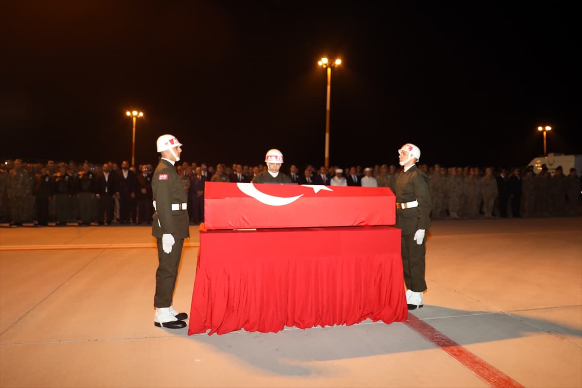 Ağrı'dan Hatay'a şehit ateşi düştü: Şehit Uzman Çavuş dualarla uğurlandı