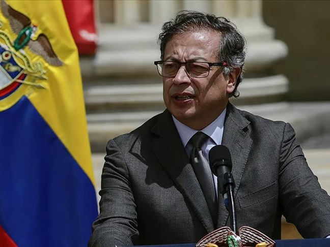 Petro'dan ABD'deki Kolombiyalılara protesto çağrısı