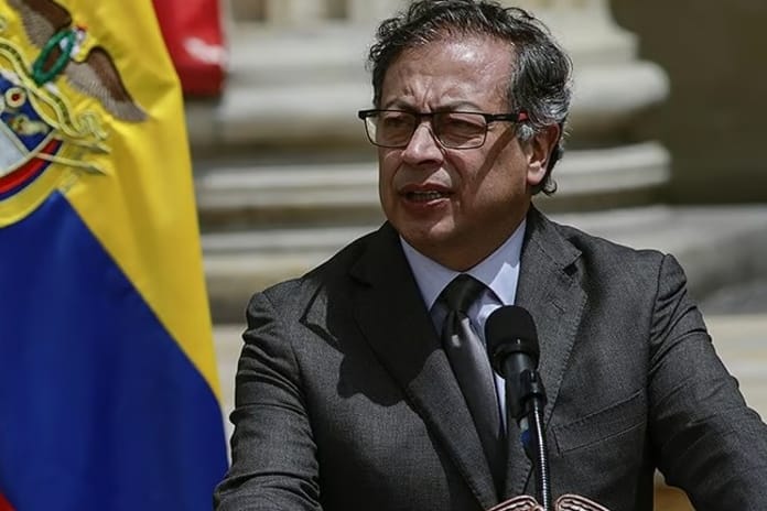 Petro'dan ABD'deki Kolombiyalılara protesto çağrısı