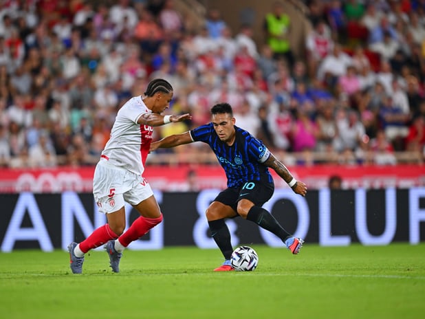 Monaco erken öne geçti, Hakan Çalhanoğlu kırmızı kart gördü: Inter 10 kişiyle kazandı