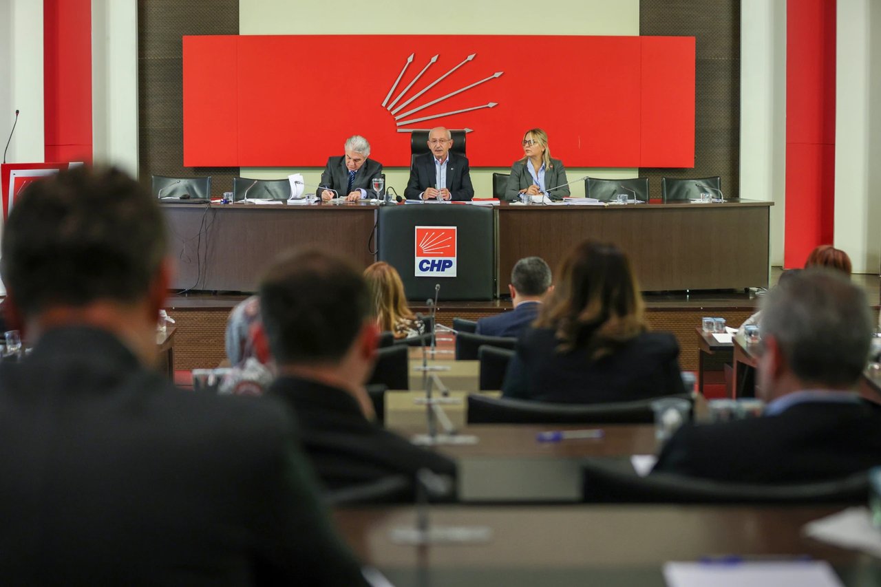 CHP'de kritik gün öncesi sürpriz karar: Parti Meclisi toplantısı ertelendi!