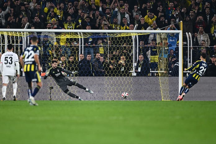 Devre sonunda Ersin ve Tarık devleşti