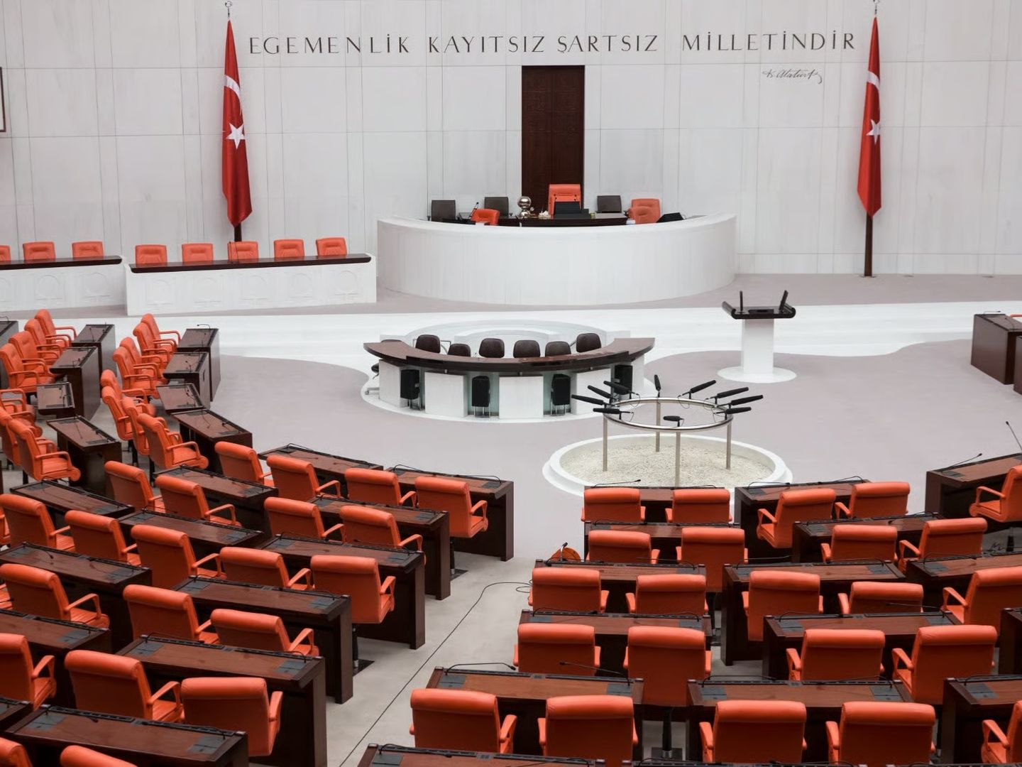Meclis'ten geçti! Sosyal medya kullanımı için 15 sınırı geliyor