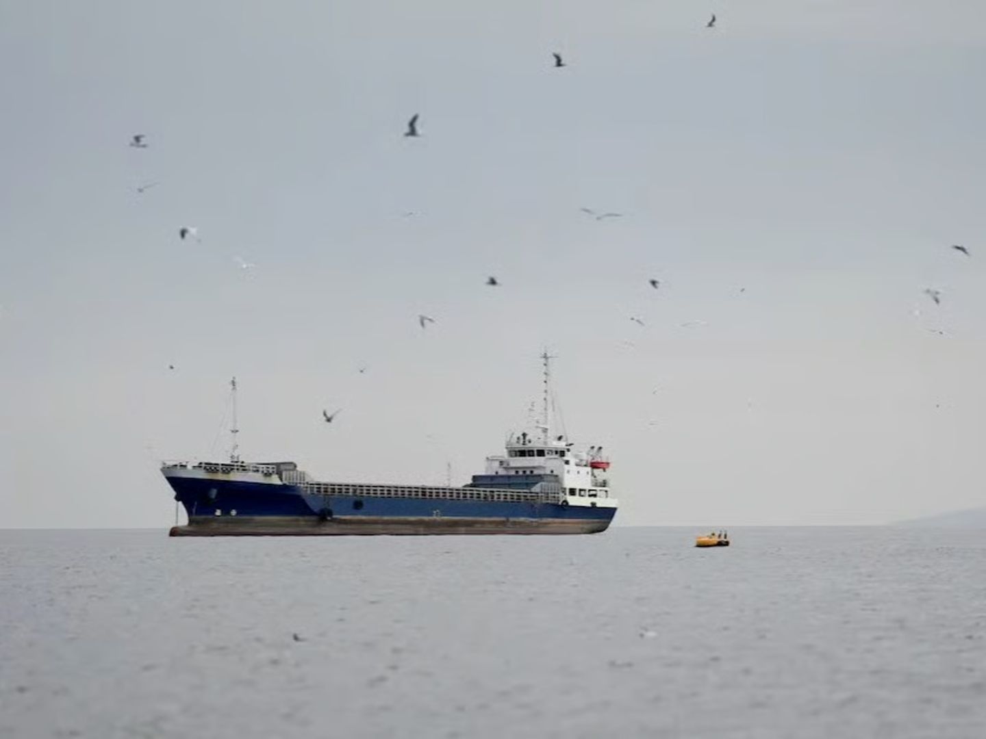 BAE Hürmüz Boğazı'ndan gizlice petrol gemileri geçiriyor