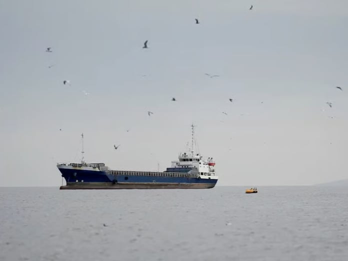 BAE Hürmüz Boğazı'ndan gizlice petrol gemileri geçiriyor