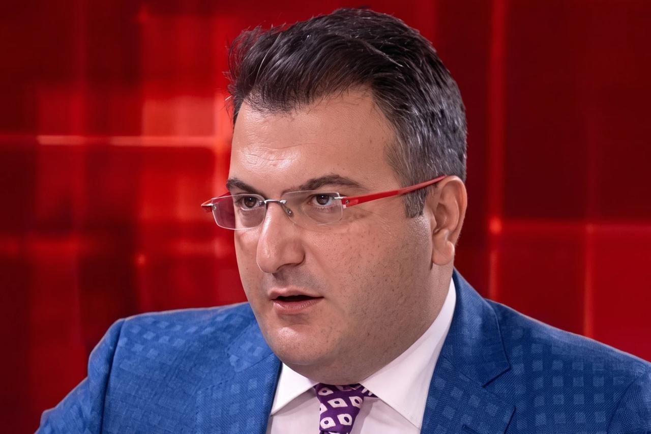 Gazeteci Cem Küçük tutuklandı