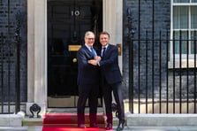 Macron'dan İngiltere'de kritik Filistin açıklaması