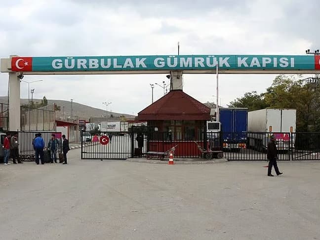 Türkiye-İran sınırında geçişler durduruldu
