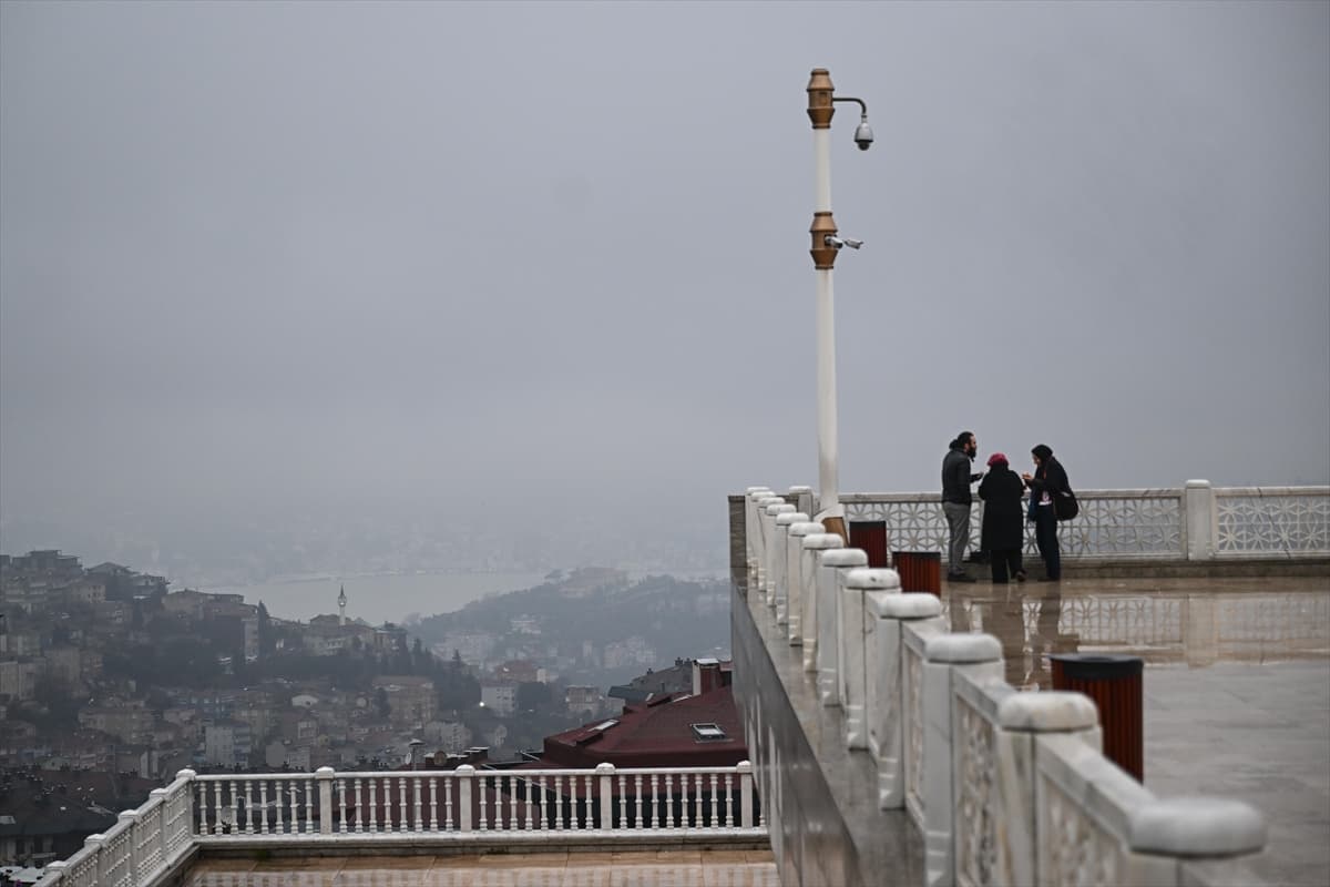 İstanbul'da sabah saatlerinde sis etkili oluyor