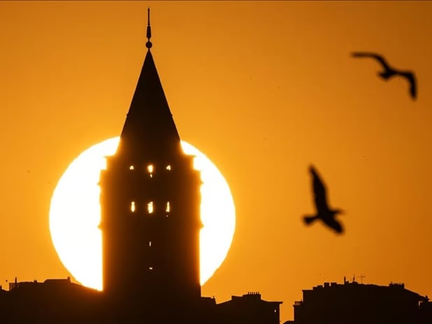   "Hezarfen'den Beri Aynı Ruhla" sergisi Galata'da