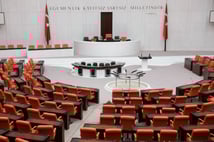 Meclis'te yeni hafta mesaisi: Doğum izni ve sosyal medya kısıtlaması gündemde