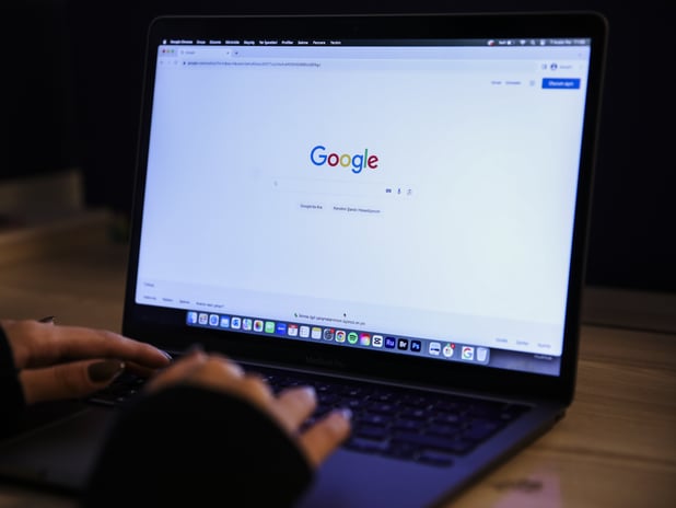 Google'ın 27. doğum günü Doodle oldu| Google kaç yaşında, kim tarafından, ne zaman kuruldu?