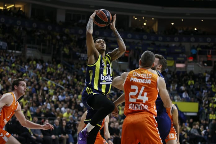 Basketbolda Avrupa mesaisi: Fenerbahçe play-off yolunda gülerken Anadolu Efes play-in şansını zora soktu