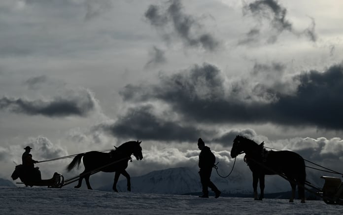 El emeği göz nuru kızaklar ve işlemeler