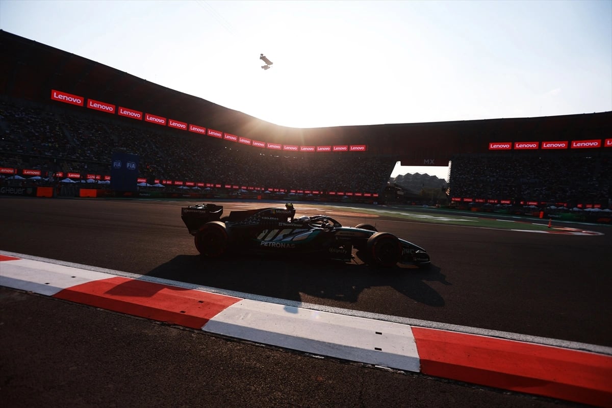 F1 Meksika GP'sinde antrenman zamanı 