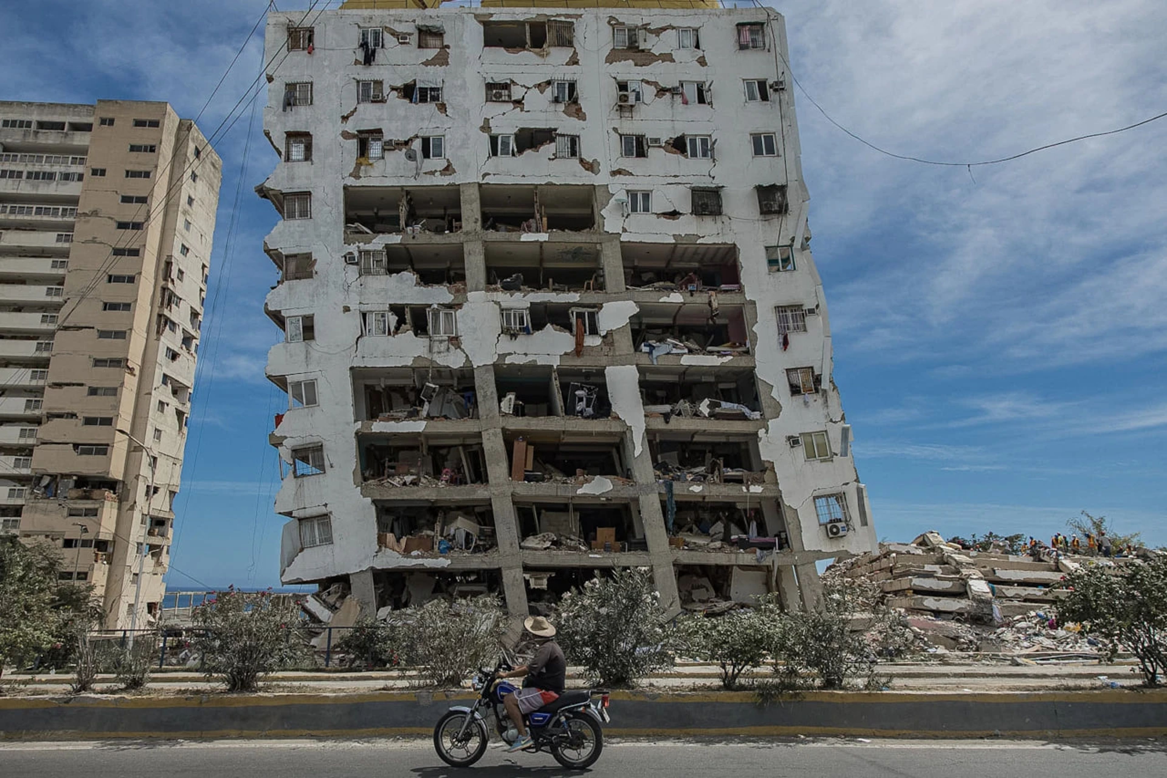 Venezuela'da depremde ölenlerin sayısı 1450'ye yükseldi - 2. fotoğraf