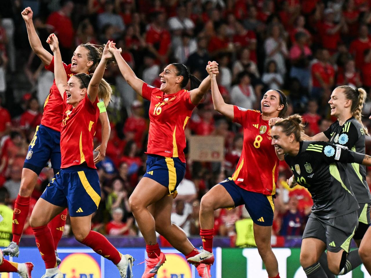 İspanya'dan ev sahibine geçit yok: İkinci kez yarı final