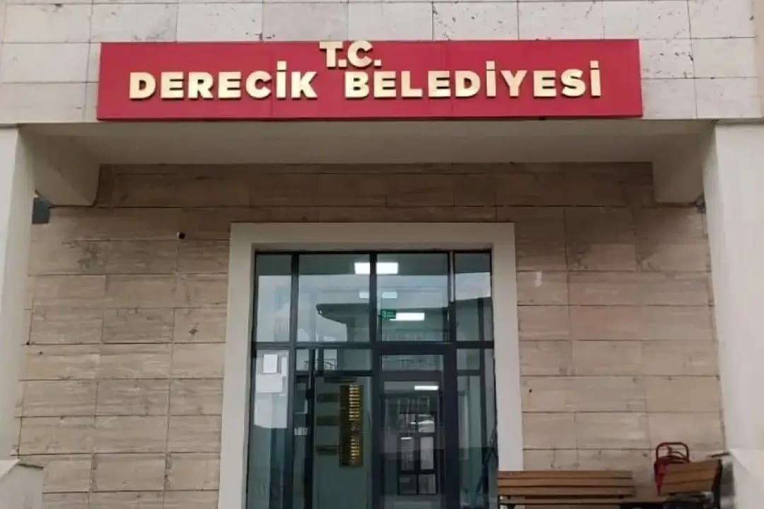 Hakkari Derecik Belediyesi AK Parti'ye geçti: Yeniden Refah'tan ihraç kararı