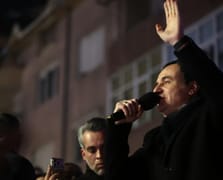 Kosova'daki erken seçimlerde Albin Kurti zafer kazandı