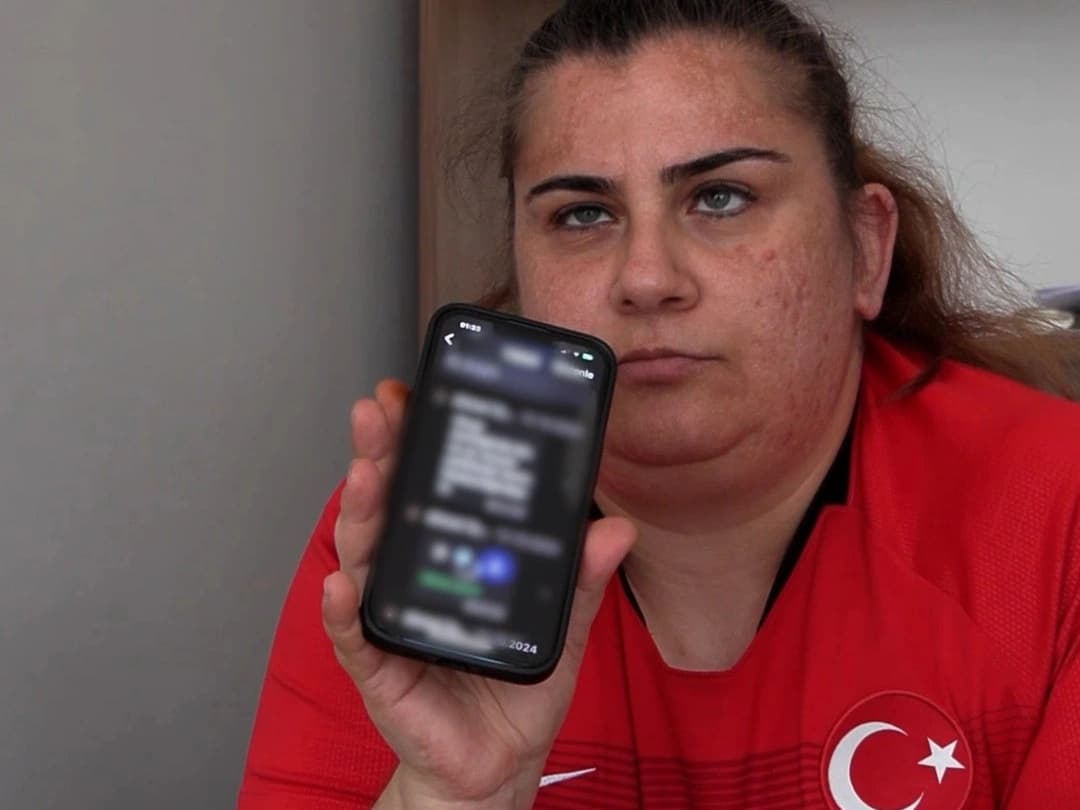 Milli halterci dolandırıldı