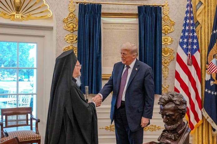 Patrik Bartholomeos Beyaz Saray’da Trump ile bir araya geldi