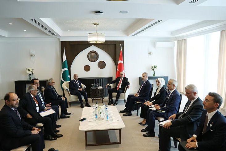 Cumhurbaşkanı Erdoğan Hankendi’de Pezeşkiyan ve Şerif’le görüştü