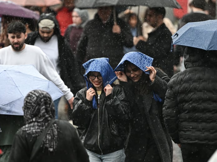İstanbul'da hava aniden değişiyor: Valilikten kuvvetli yağış uyarısı!