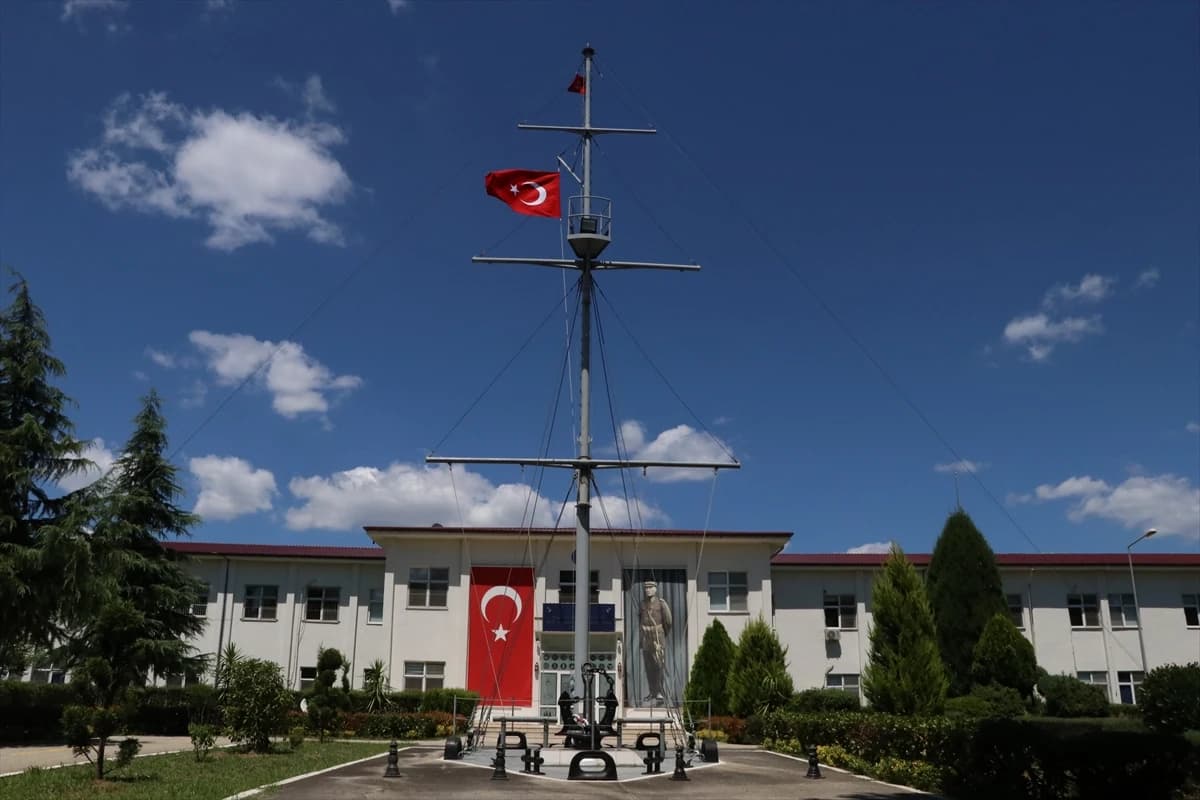 Barbaros'un torunları burada yetişiyor | Deniz astsubayları bahriye hayatına burada adım atıyor